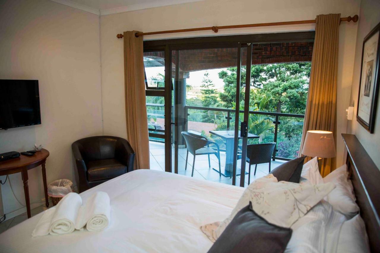 Palmwood Guesthouse 阿曼济姆托蒂 外观 照片